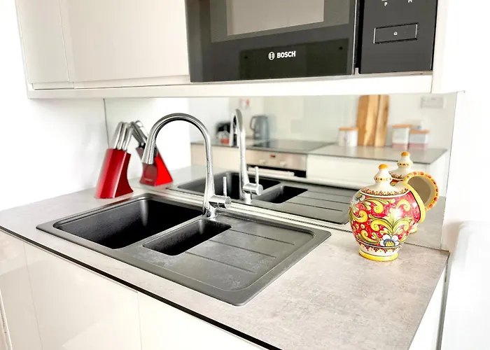 Paddington Flat Close To Station With Patio