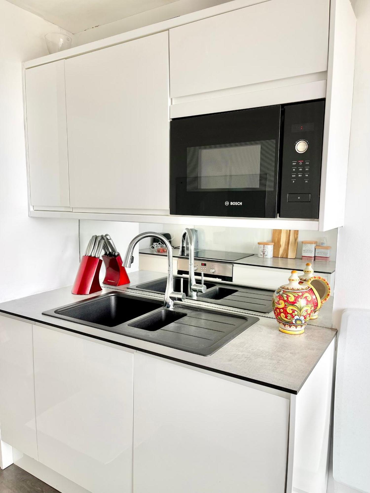 Paddington Flat Close To Station With Patio