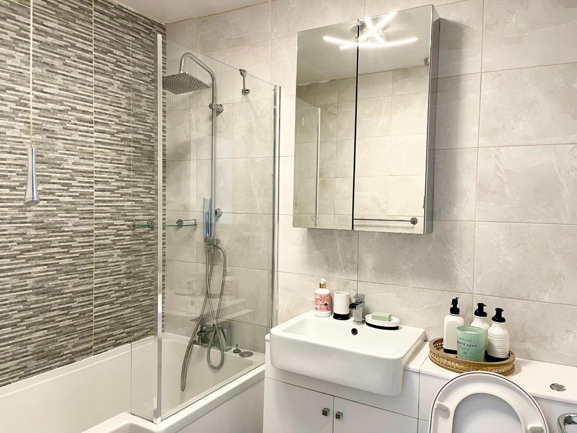 Paddington Flat Close To Station With Patio Apartamento Londres